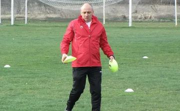 "Локо" се кани да хапе "орлите"