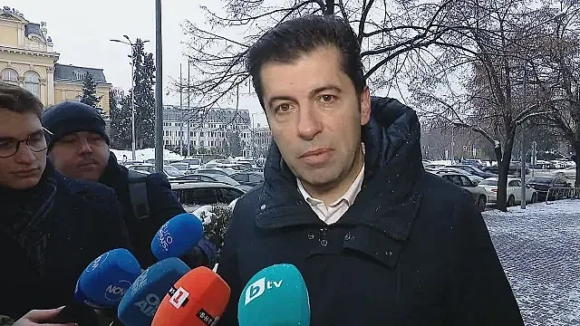 Петков се самозабрави. Пуска шпиони на министрите