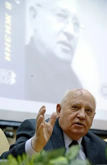 Горбачов: Светът е в трета световна война