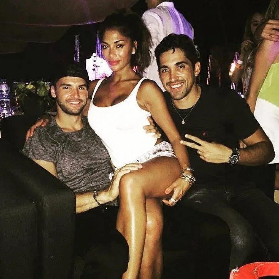 Никол сияе в скута в Гришо