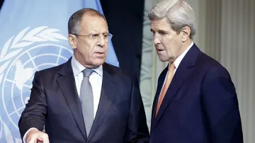 Лавров и Кери обсъждат спирането на боевете в Сирия