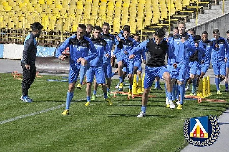 "Левски" бди здраво над пера