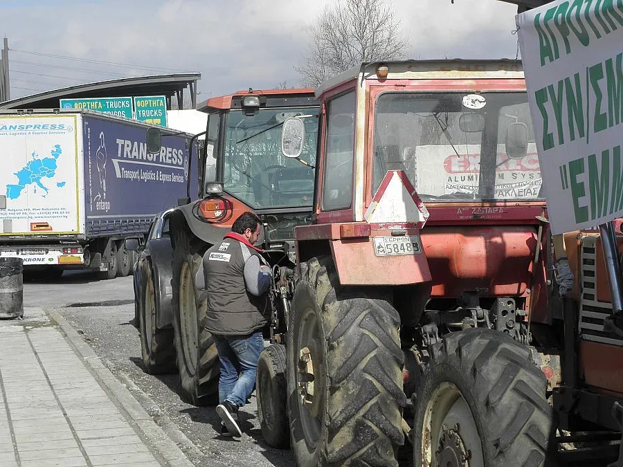 Блокадата удари наши фабрики