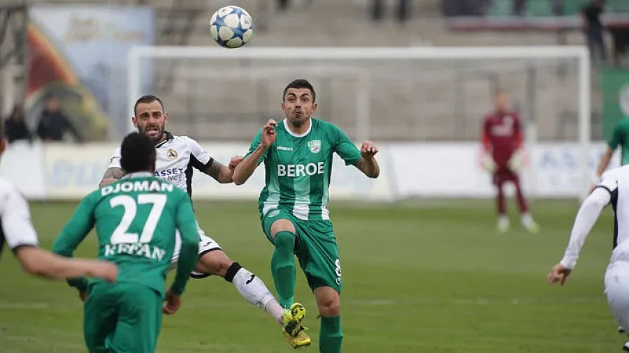 "Славия" и "Берое" измъчиха топката