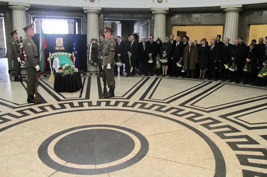 Стотици се простиха с Й. Соколов