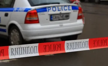 Стрелецът и раненият са вратар и нападател