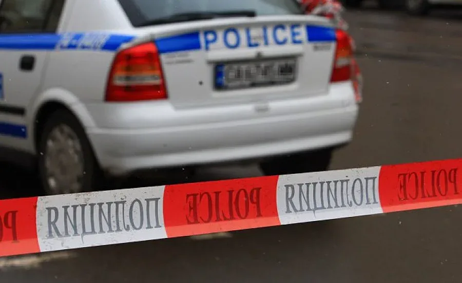 Стрелецът и раненият са вратар и нападател