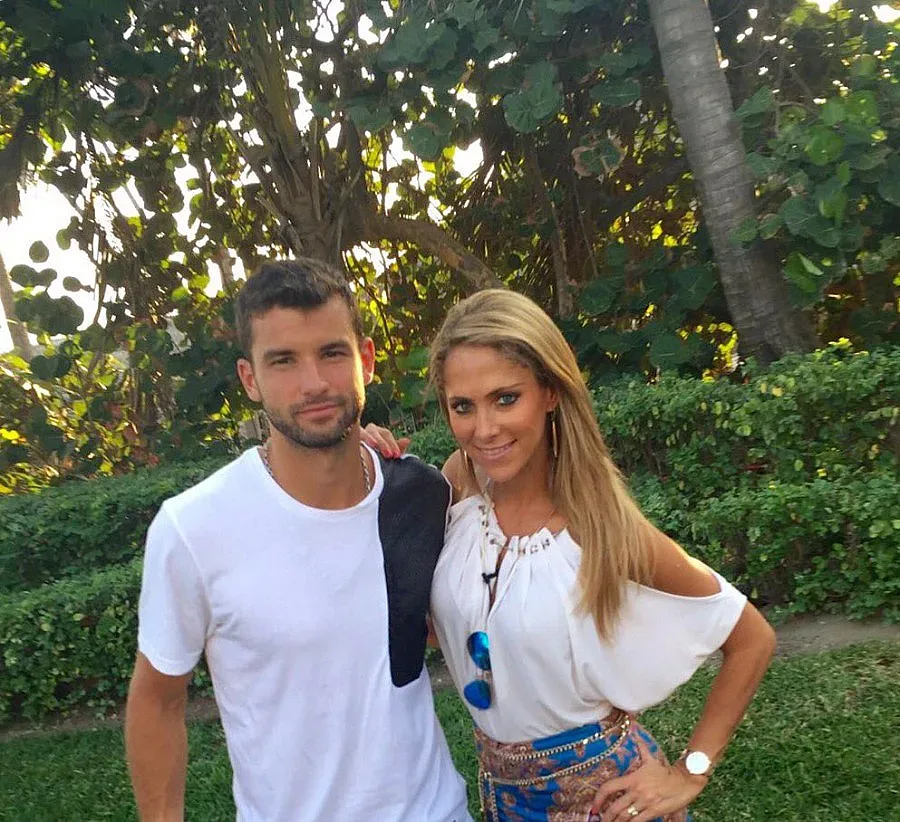 Секси репортерка се фука с Гришо