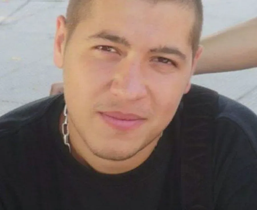 Стилиян Петров дава кураж на болно момче