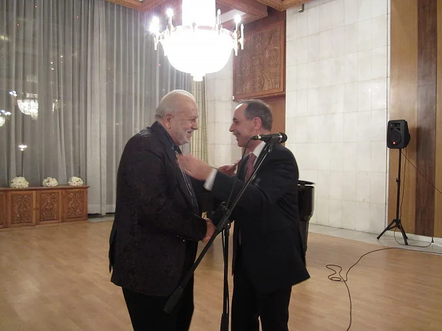 Орден за Бедрос Киркоров в Москва