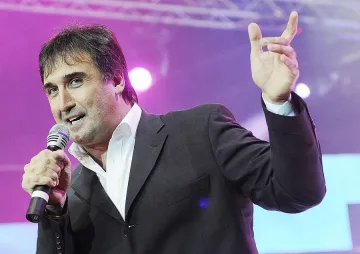 Веско Маринов пее за дамите в Банско