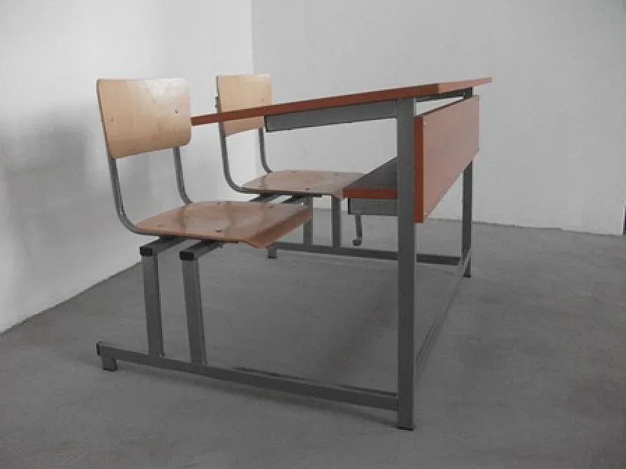 56-годишен бизнесмен се върна на ученическия чин