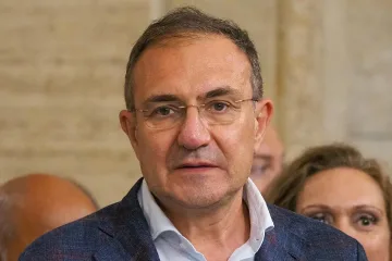 Капитан поема социалното министерство