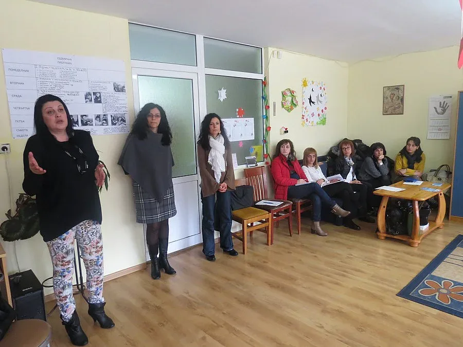 В Банско дискутират как да помагат на хора с увреждания