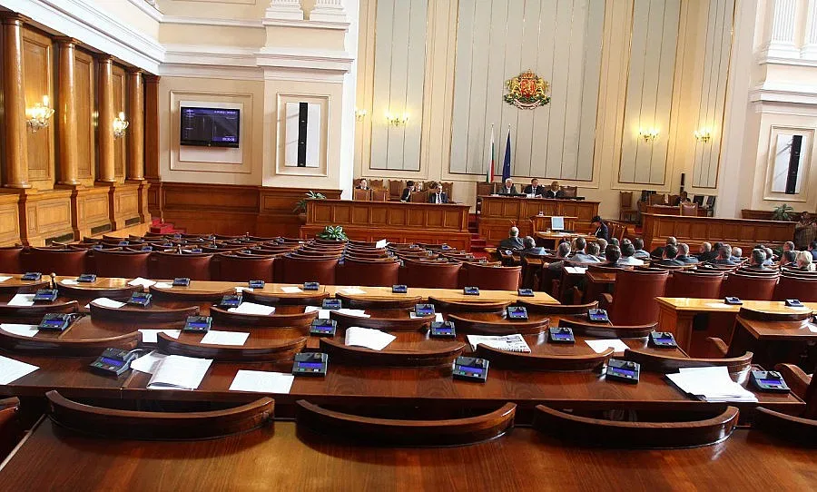 Решават дали армията ще пази границата