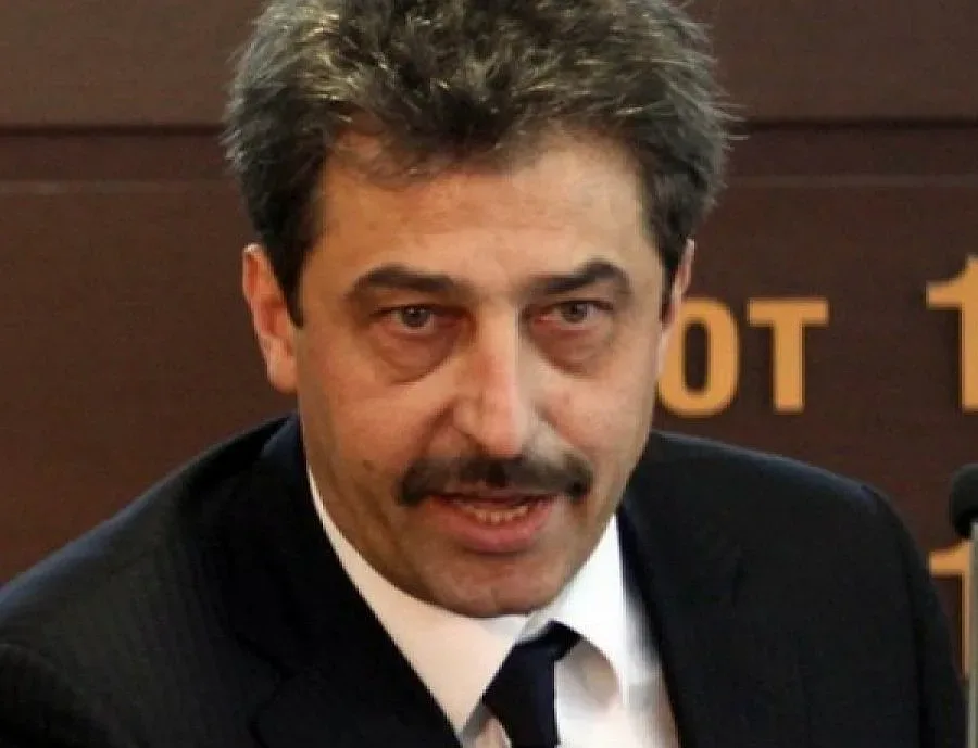 Отложиха делото на Василев