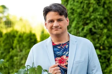 Откривател на млади таланти поема културата