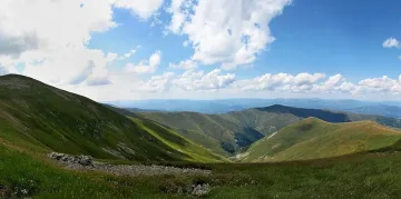 Показват филм за разделени от граници хора