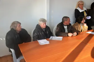 Безработни се учат да работят на компютър