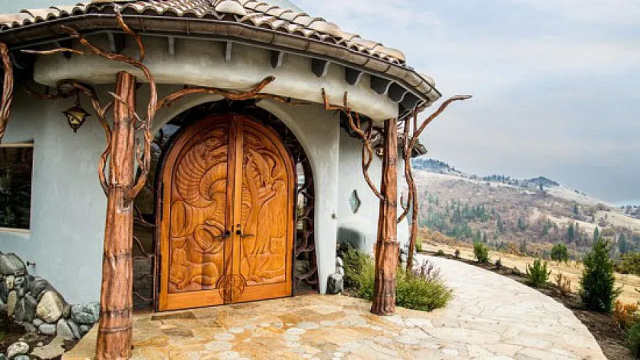 Приказна къща за 8,23 млн. долара