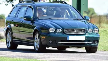 Елизабет II продаде ягуара си за 15 000 паунда