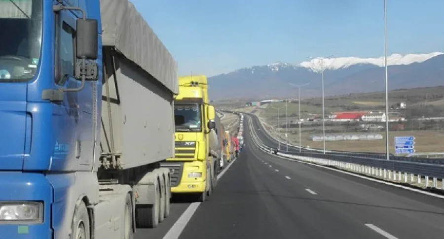 Блокада без край