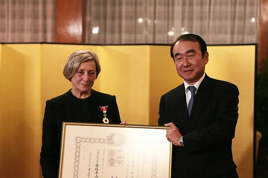 Нешка Робева - сен сей в Япония