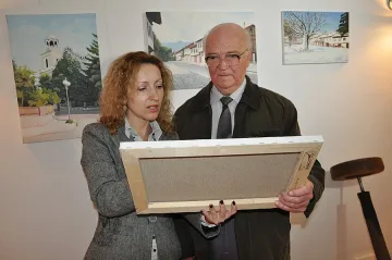 Художник дари над 70 картини и 2 книги на музей