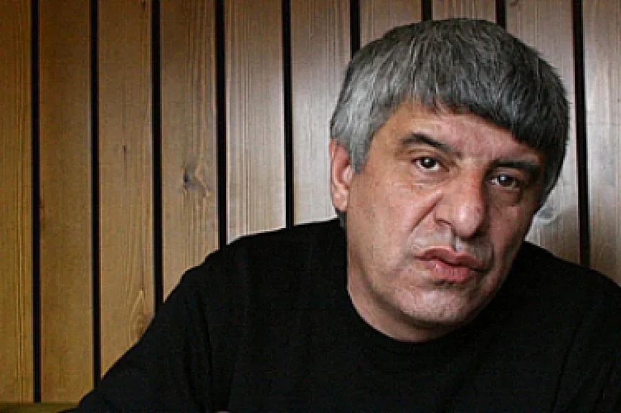 Църквата да спре да се инати за Левски