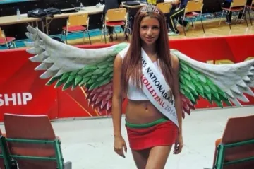 Миски красят "Суперлигата"