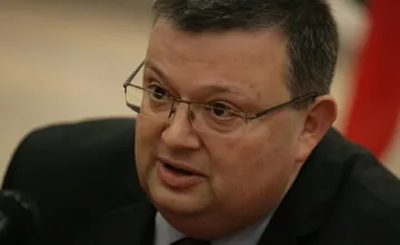 Цацаров поиска ВСС да провери думи на следовател