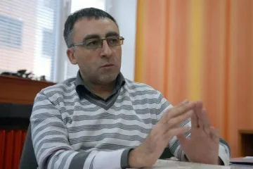 Стаматов: Не можем да товарим ученика с всичко