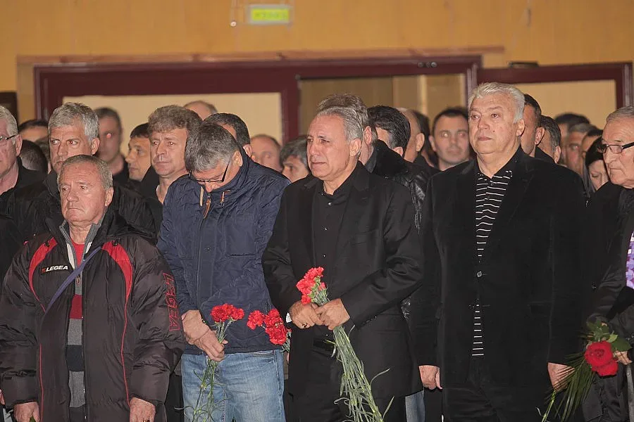 Пеневата чета изпрати Железния Туньо (ВИДЕО)