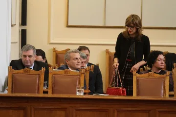 Вотът на косъм от ръкопашен бой