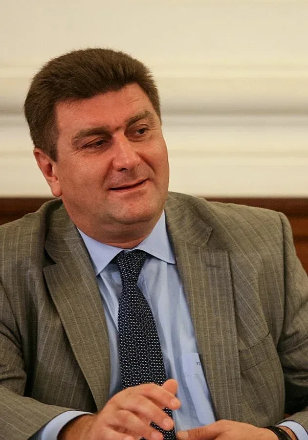 В. Златев: Нямам участие във фирмите за АМ "Хемус"