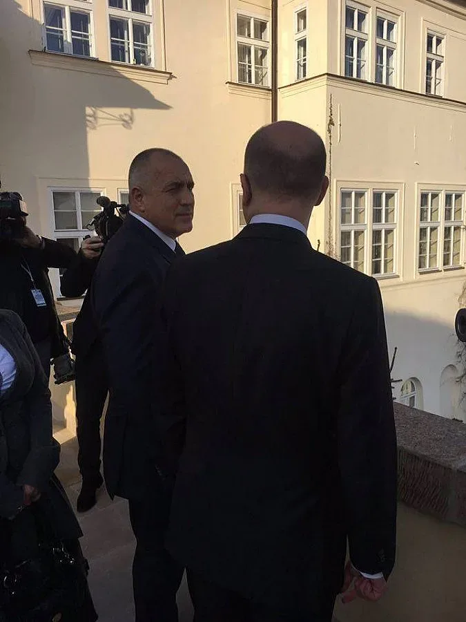 Бойко Борисов размаха пръст (ОБЗОР)