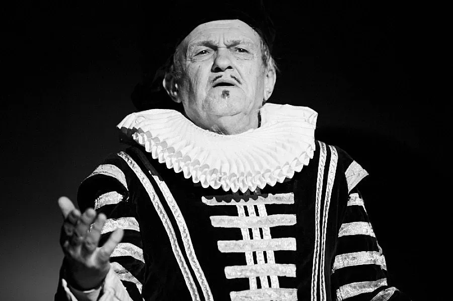 Динозаври на сцената влизат в НДК