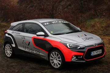 Екипът на Hyundai Racing Trophy с подготвителен лагер