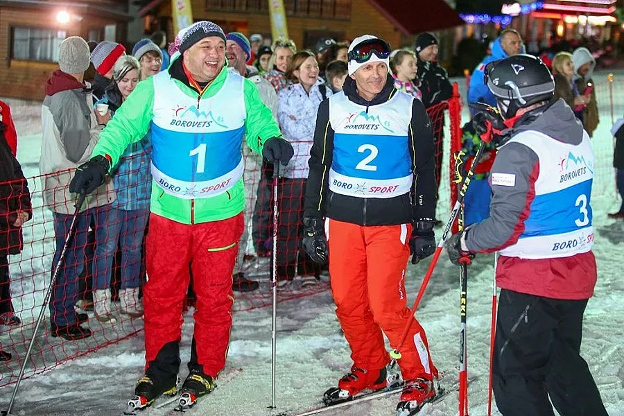 Кралев и Попангелов на "Боро Фън Рейс" с над 100 деца