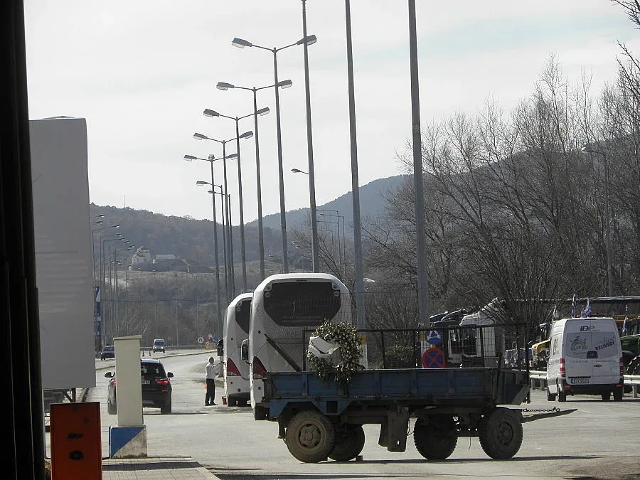 Напълно спря движението през Кулата