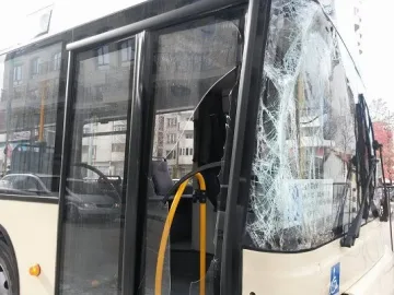 Автобуси на градския транспорт се удариха в Пловдив