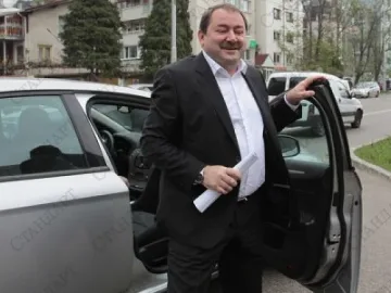 Отложиха делото срещу Пенгезов