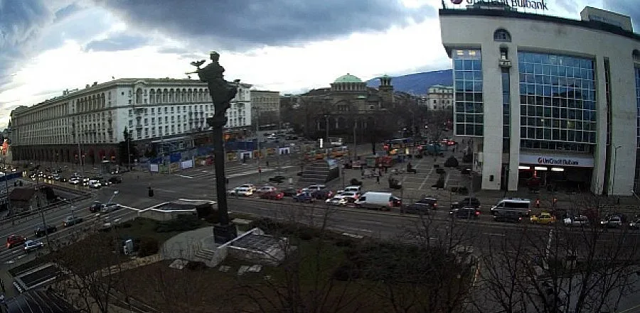 Лято през февруари