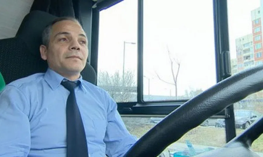 Автобусът, в който се пускат само възрожденски песни