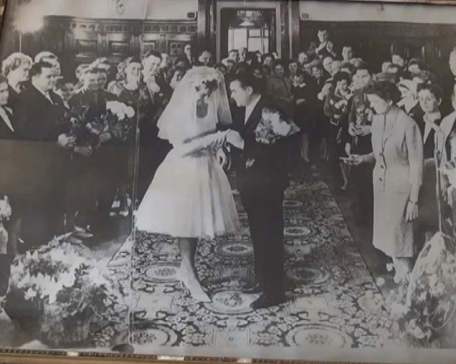 Сватбени агенции показват снимки на Ванга и Терешкова