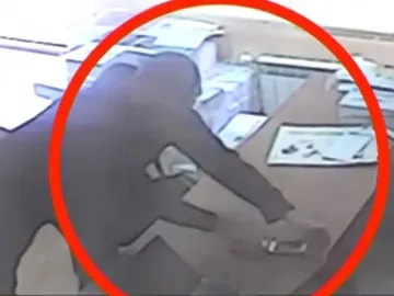 Мъж, задигнал GSM, се предаде в полицията