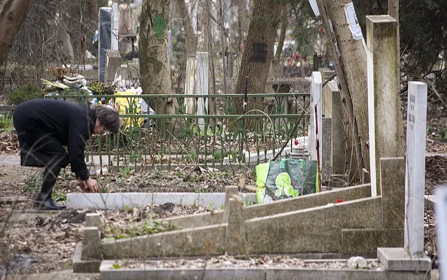 Три пъти по-скъпи гробове в Перник