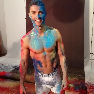  Опрашиха Роналдо от главата до петите