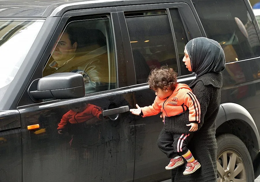 Бензинът в САЩ пада под долар