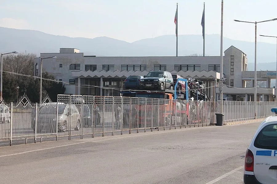 На "Кулата" остава спокойно